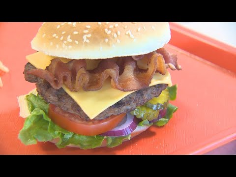 RAW: Food staging burger for advertising | KVUE